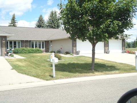 Homes For Sale - 544 N 13th Avenue<br/> Moorhead, MN 56560