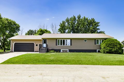 Homes For Sale - 501 1st Street<br/> Hillsboro, ND 58045