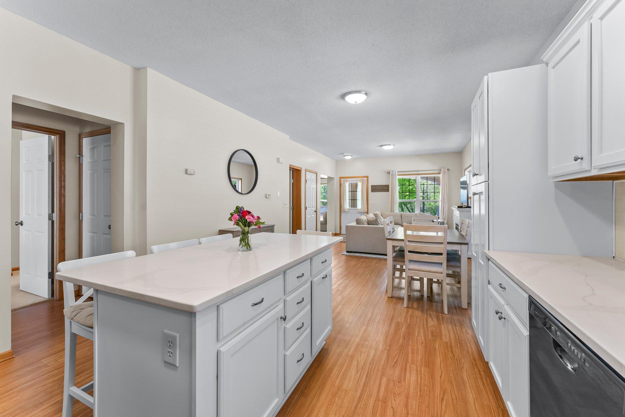 2737 Faulkner Drive, Chaska, Minnesota image 16
