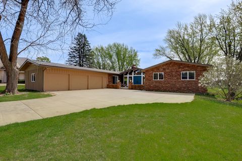 Homes For Sale - 70 Valley Lane<br/> Hastings, MN 55033