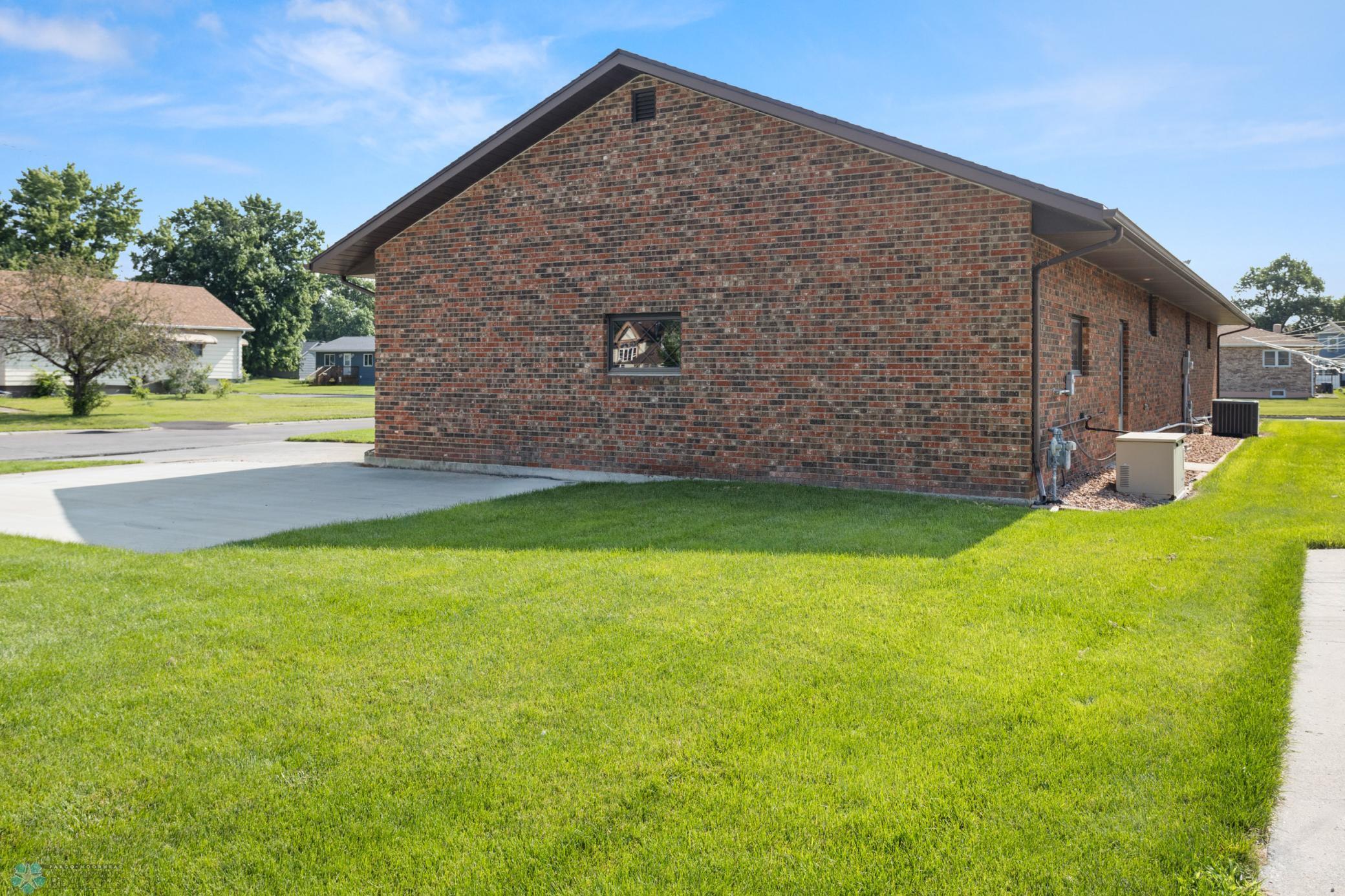 503 4th Avenue, Wahpeton, North Dakota image 3