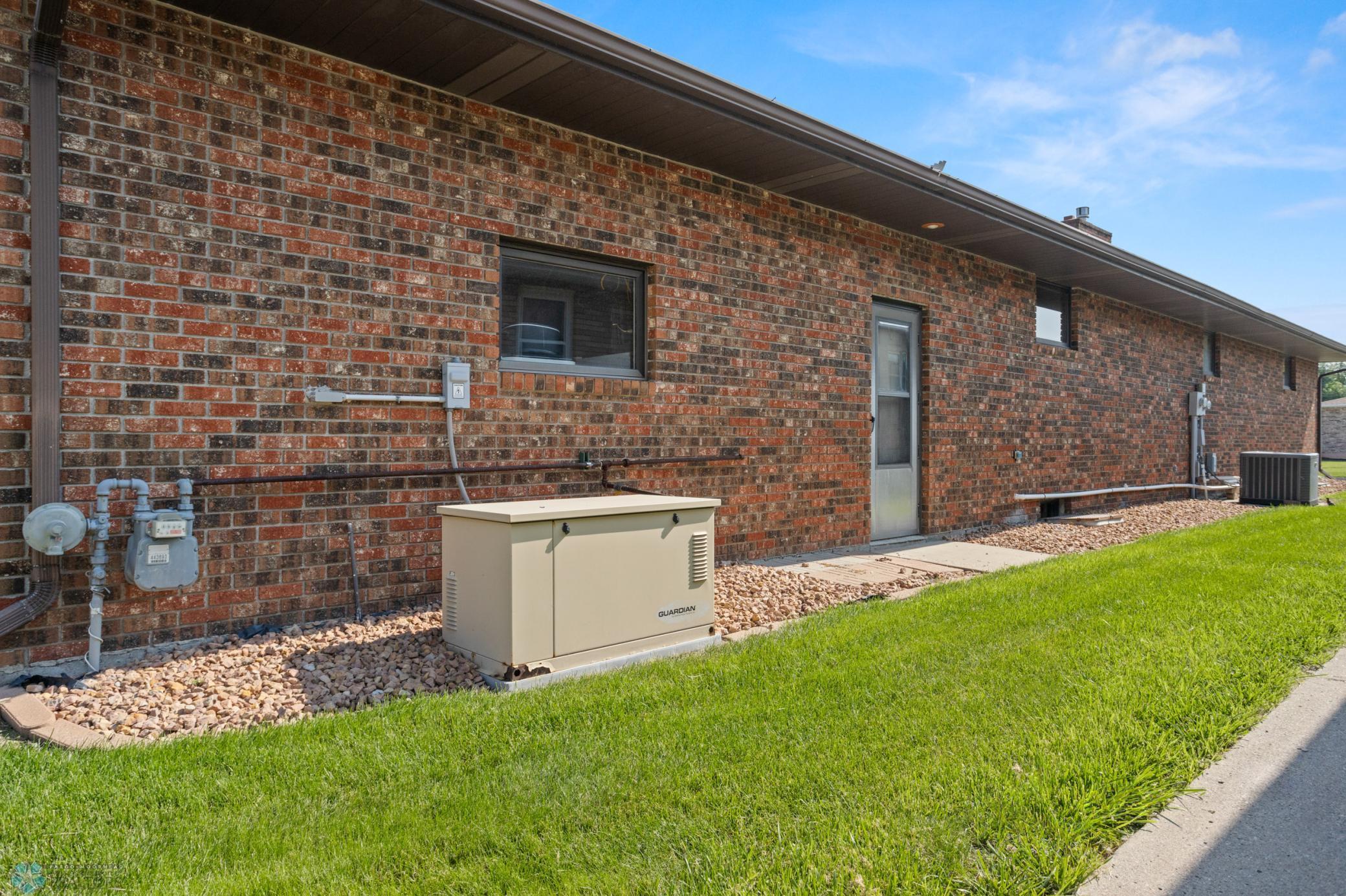 503 4th Avenue, Wahpeton, North Dakota image 4