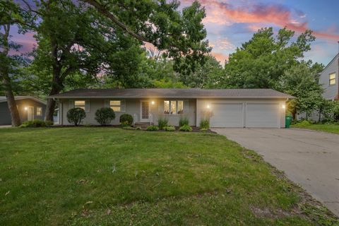 Homes For Sale - 605 Arner Avenue<br/> Saint Paul, MN 55126