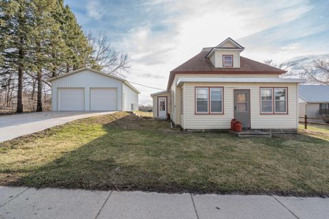 Homes For Sale - 397 S Kilkenny Road<br/> Le Sueur County, Kilkenny, MN 56052