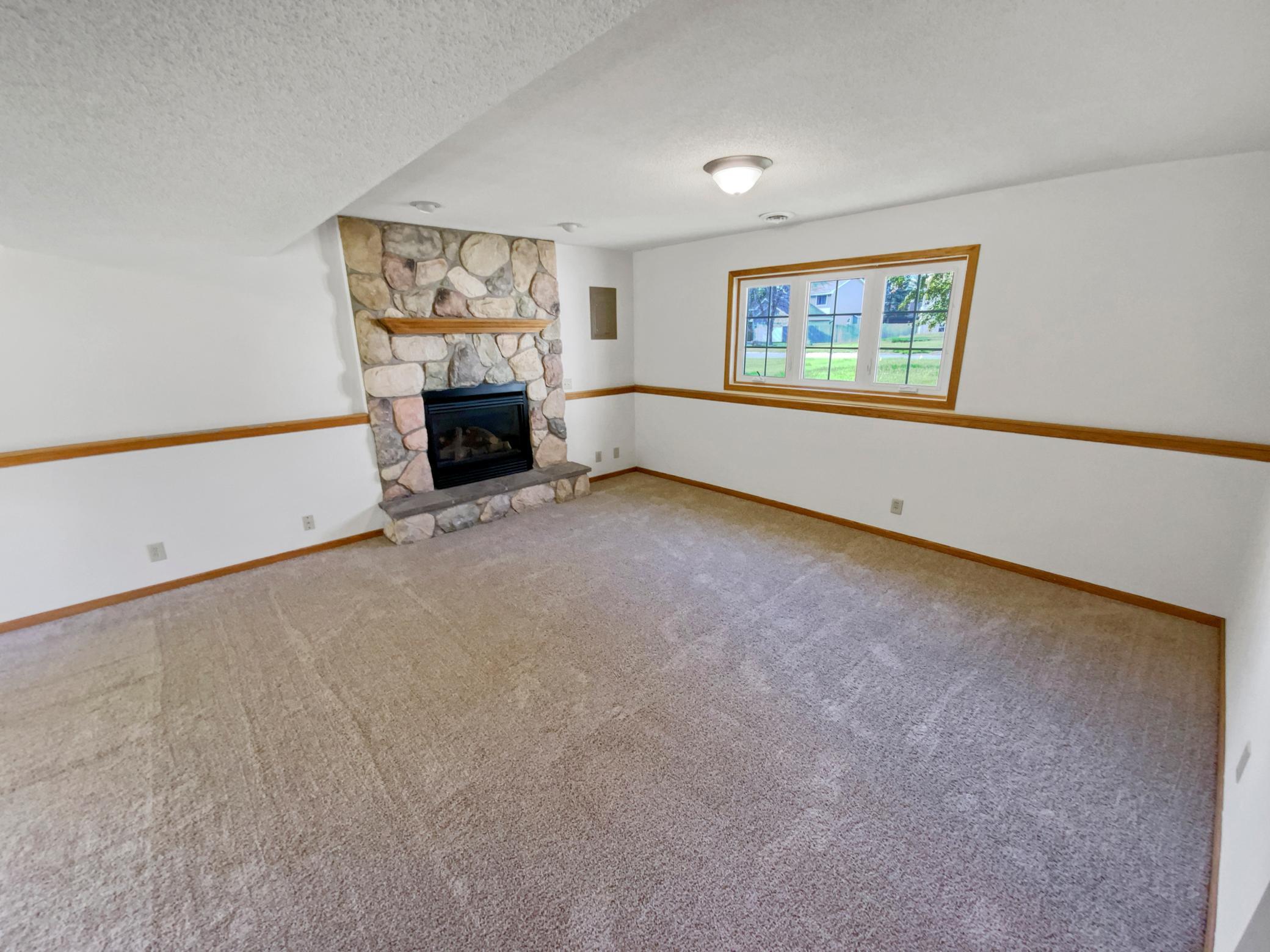 1213 Parkwood Court, Burnsville, Minnesota image 11