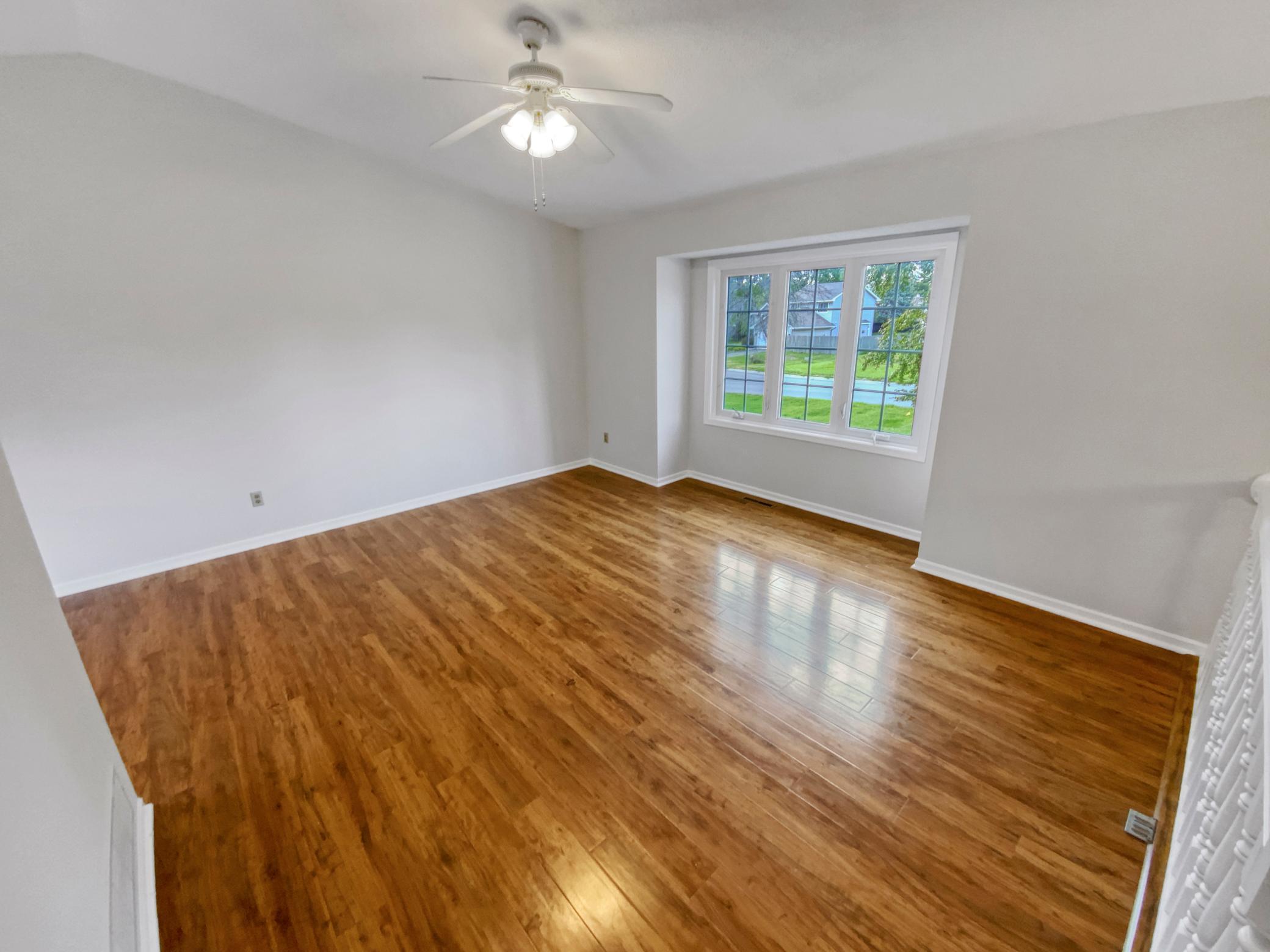 1213 Parkwood Court, Burnsville, Minnesota image 3