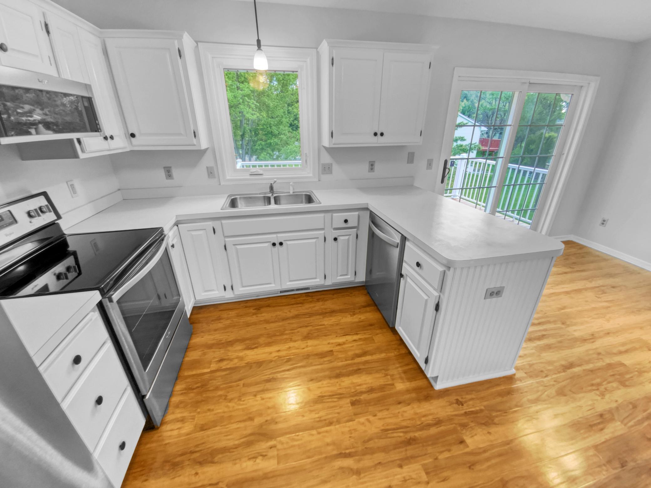 1213 Parkwood Court, Burnsville, Minnesota image 12