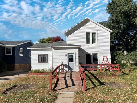 Homes For Sale - 18 S Spring Avenue<br/> Brown County, Springfield, MN 56087