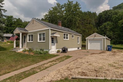 Homes For Sale - 300 N Money Creek Street<br/> Rushford, MN 55971