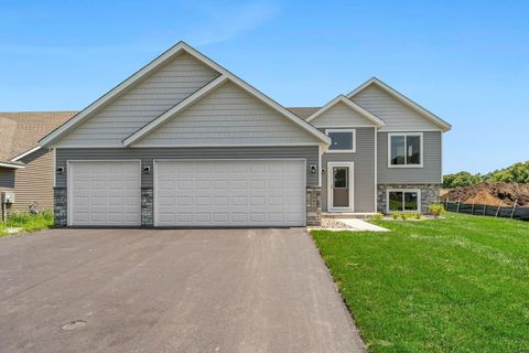 Homes For Sale - 2017 Aster Lane Ln<br/> Blue Earth County, Mankato, MN 56001