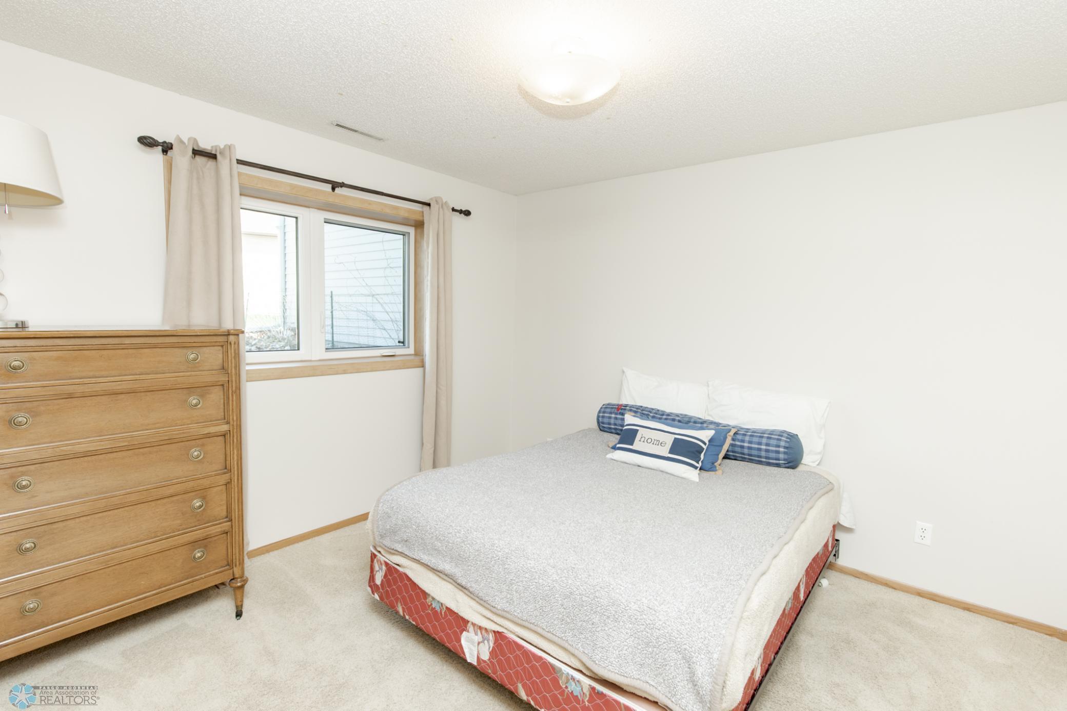 2715 33rd Street, Fargo, North Dakota image 40