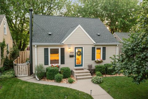Homes For Sale - 5924 Vincent Avenue<br/> Minneapolis, MN 55410