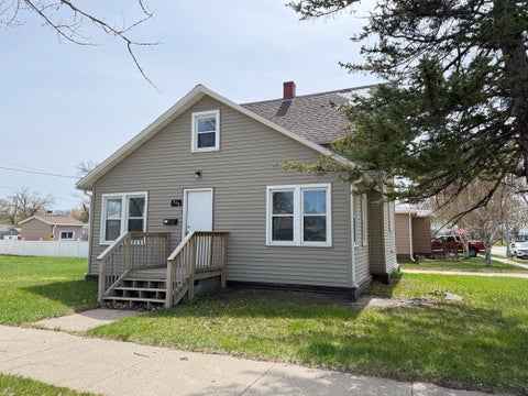 Homes For Sale - 755 4th Street<br/> Valley City, ND 58072