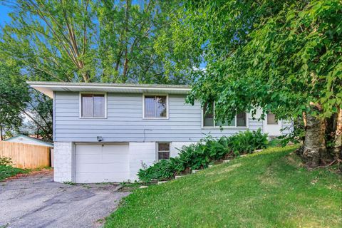 Homes For Sale - 6481 Rath Drive<br/> Woodbury, MN 55125