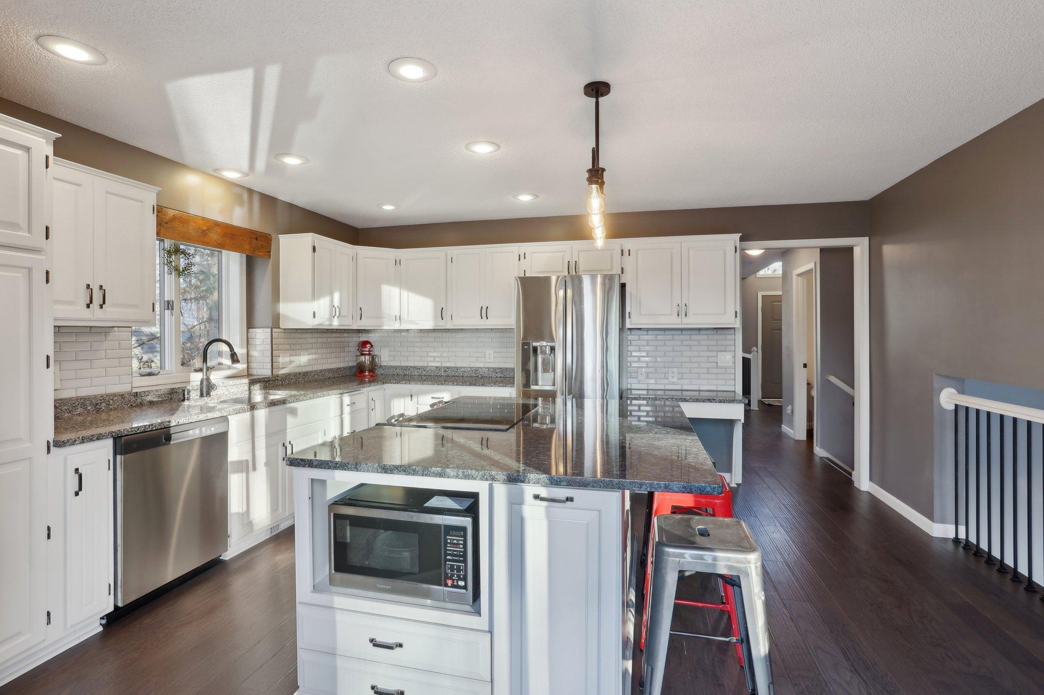 9646 Brookview Court, Woodbury, Minnesota image 14