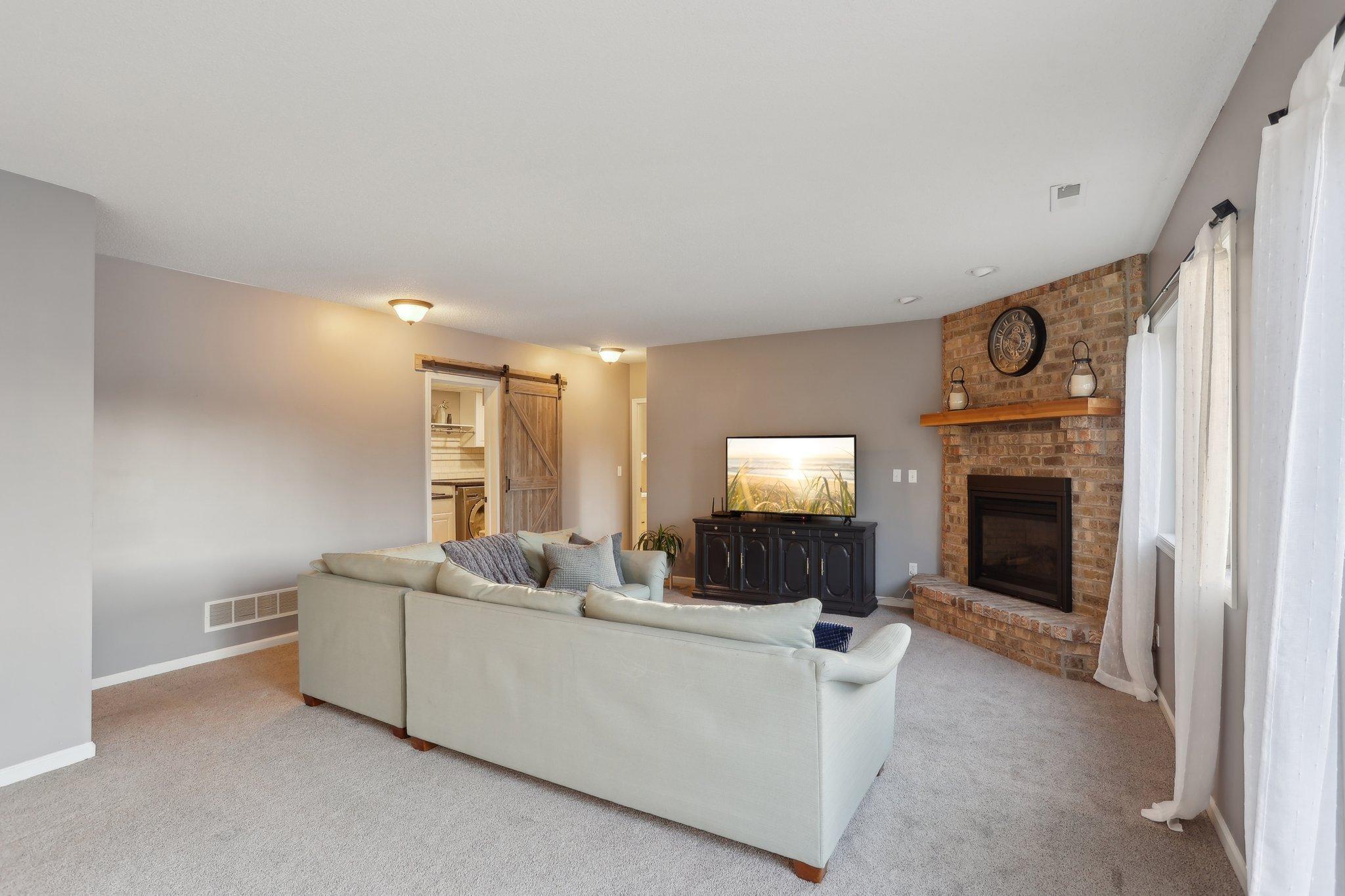 9646 Brookview Court, Woodbury, Minnesota image 8
