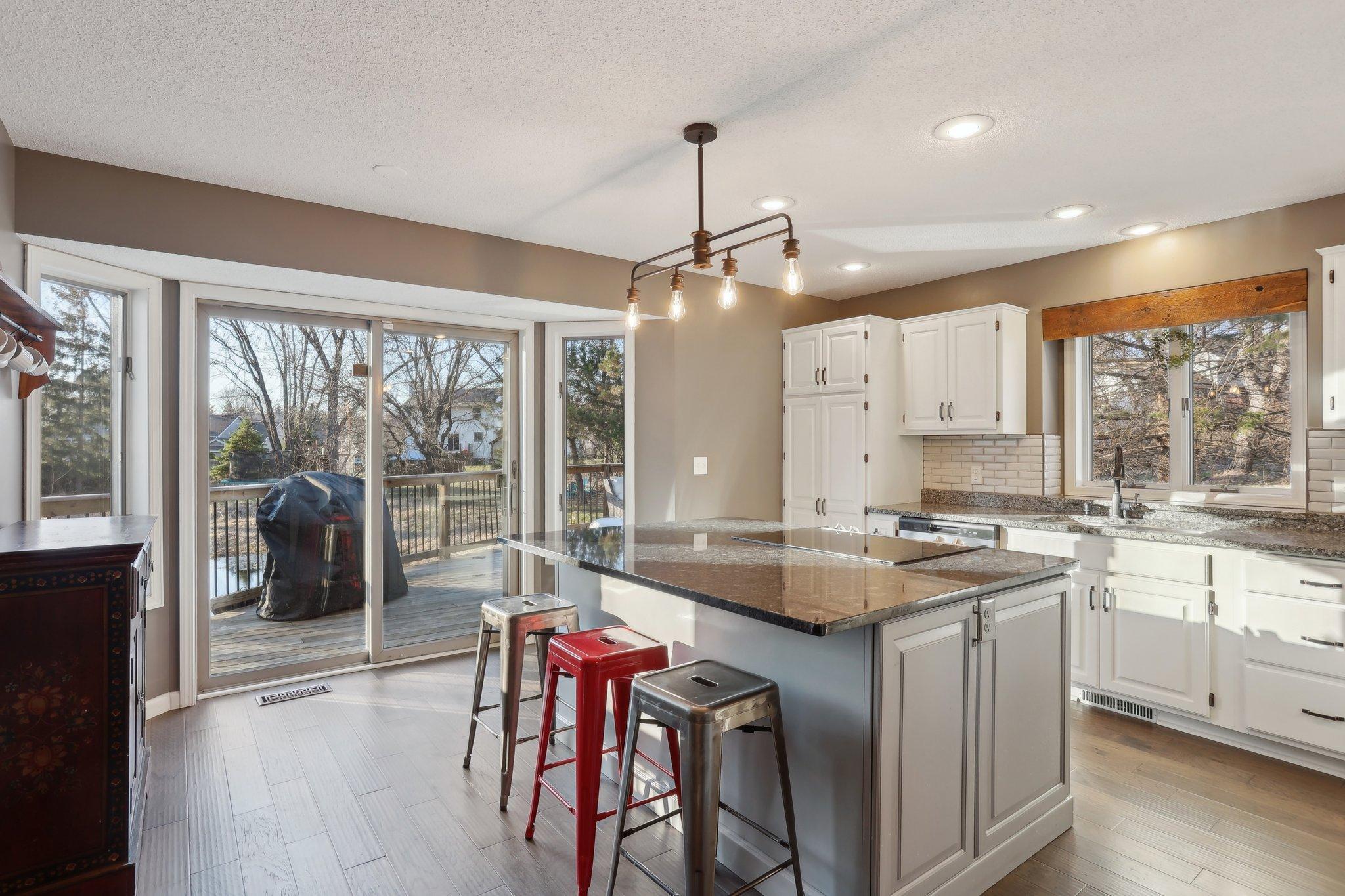 9646 Brookview Court, Woodbury, Minnesota image 12