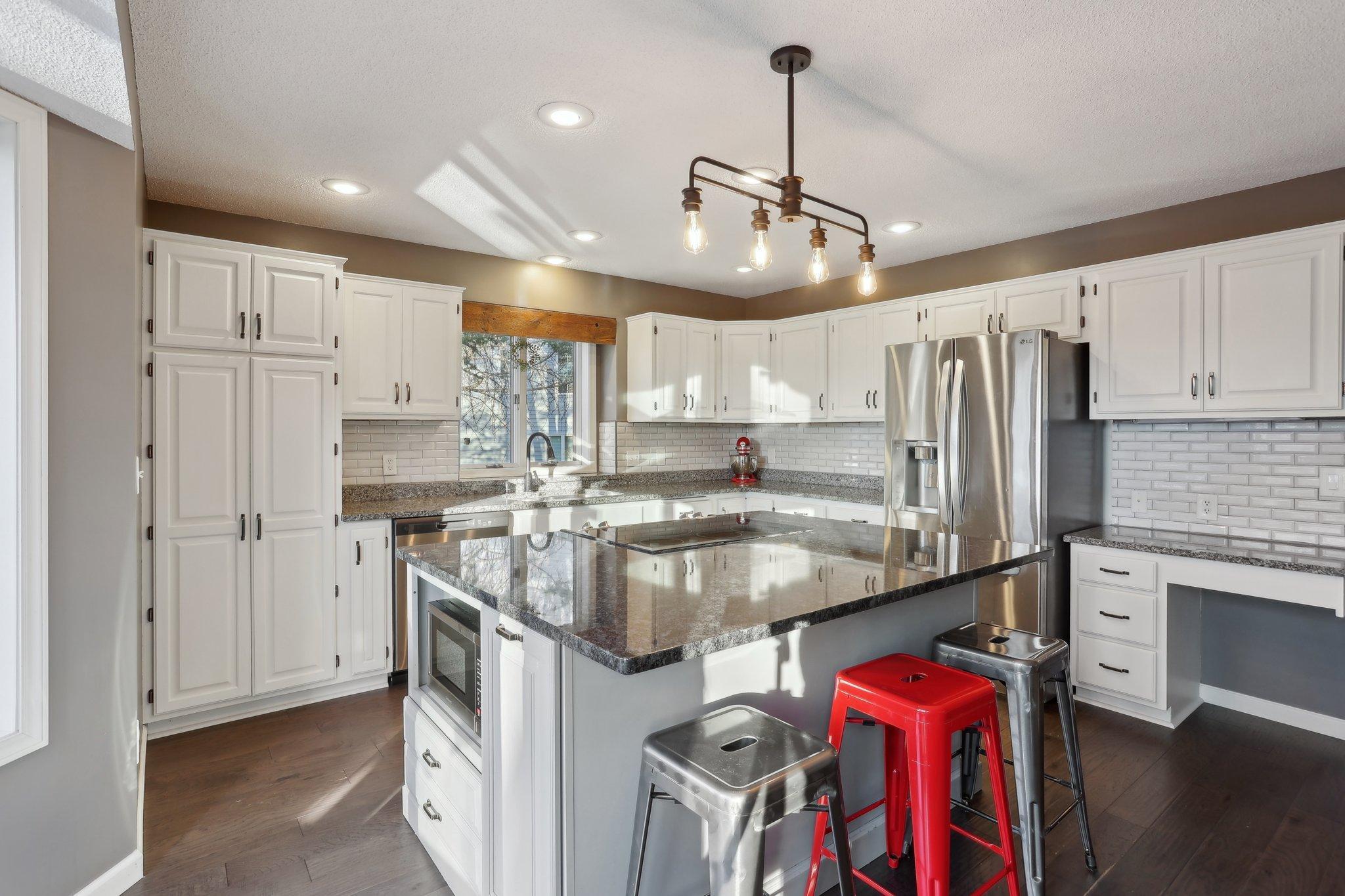 9646 Brookview Court, Woodbury, Minnesota image 13