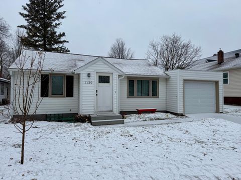 Homes For Sale - 1120 S Sheridan Street<br/> Fergus Falls, MN 56537