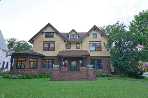 Homes For Sale - 505 8th Street<br/> Fargo, ND 58103