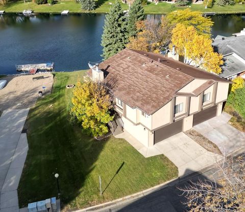 Homes For Sale - 35 Fremont Drive<br/> Fargo, ND 58103