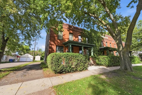 Townhouse For Sale - 111 Isabel Street<br/> Ramsey County, Saint Paul, MN 55107