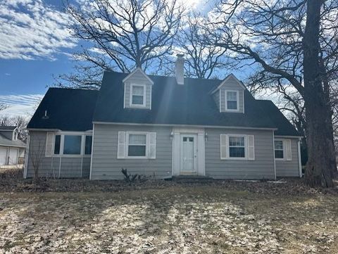 Homes For Sale - 700 Oakland Place<br/> Mower County, Austin, MN 55912