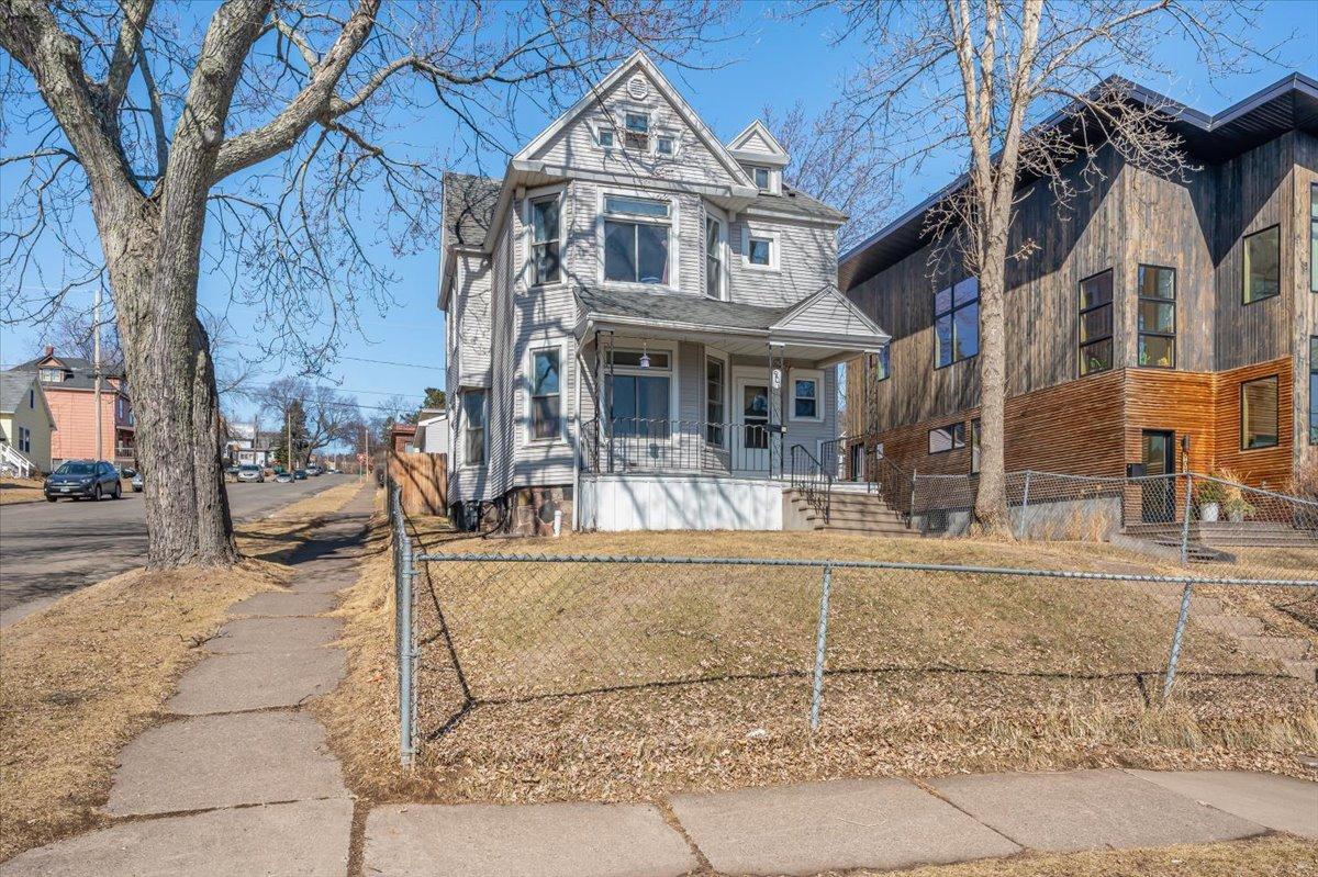 901 E 6th Street, Duluth, Minnesota image 1