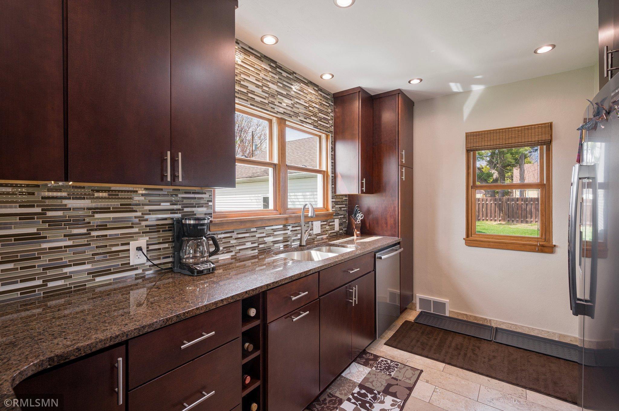 971 Lovell Avenue, Roseville, Minnesota image 7