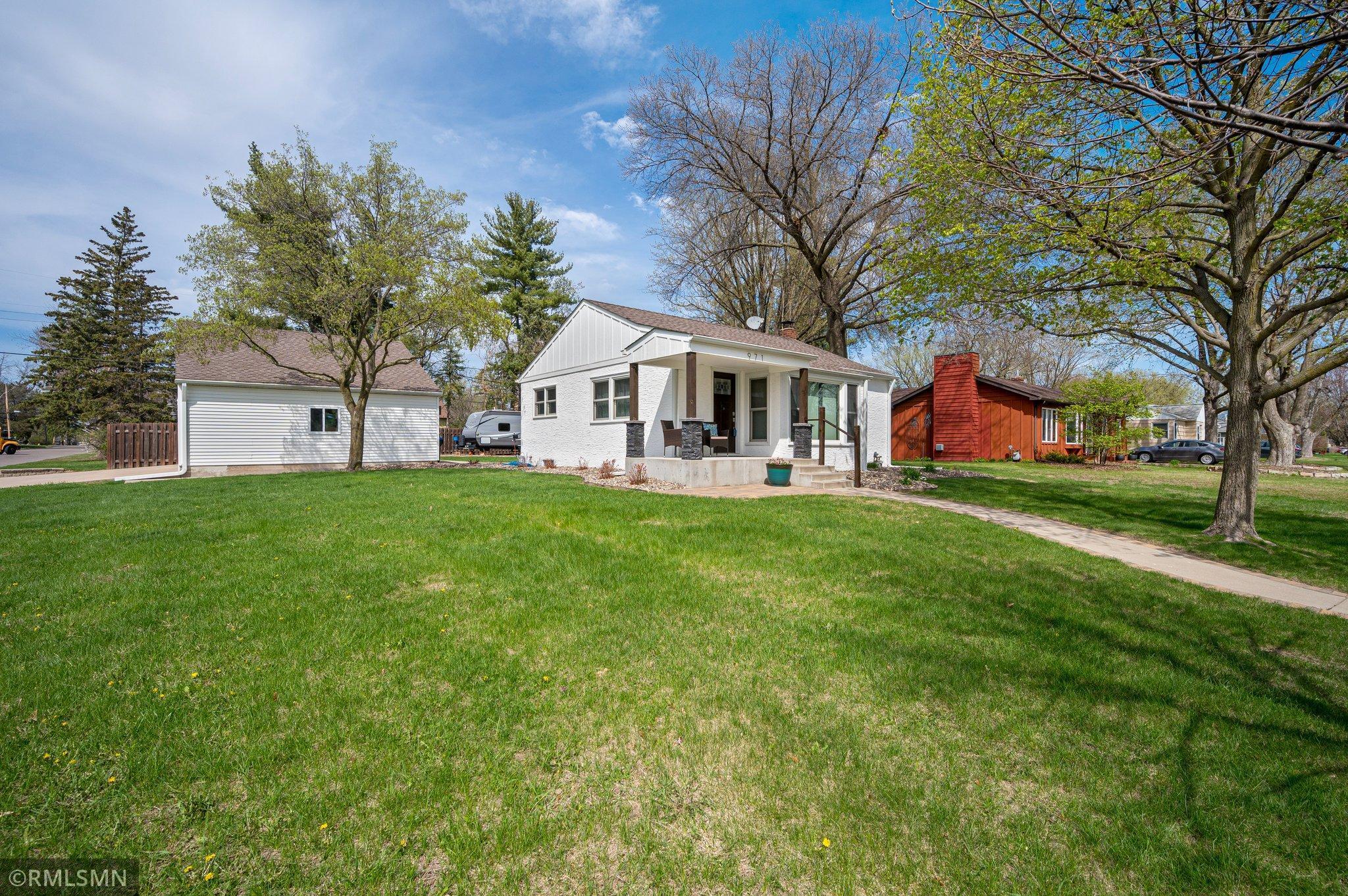 971 Lovell Avenue, Roseville, Minnesota image 2