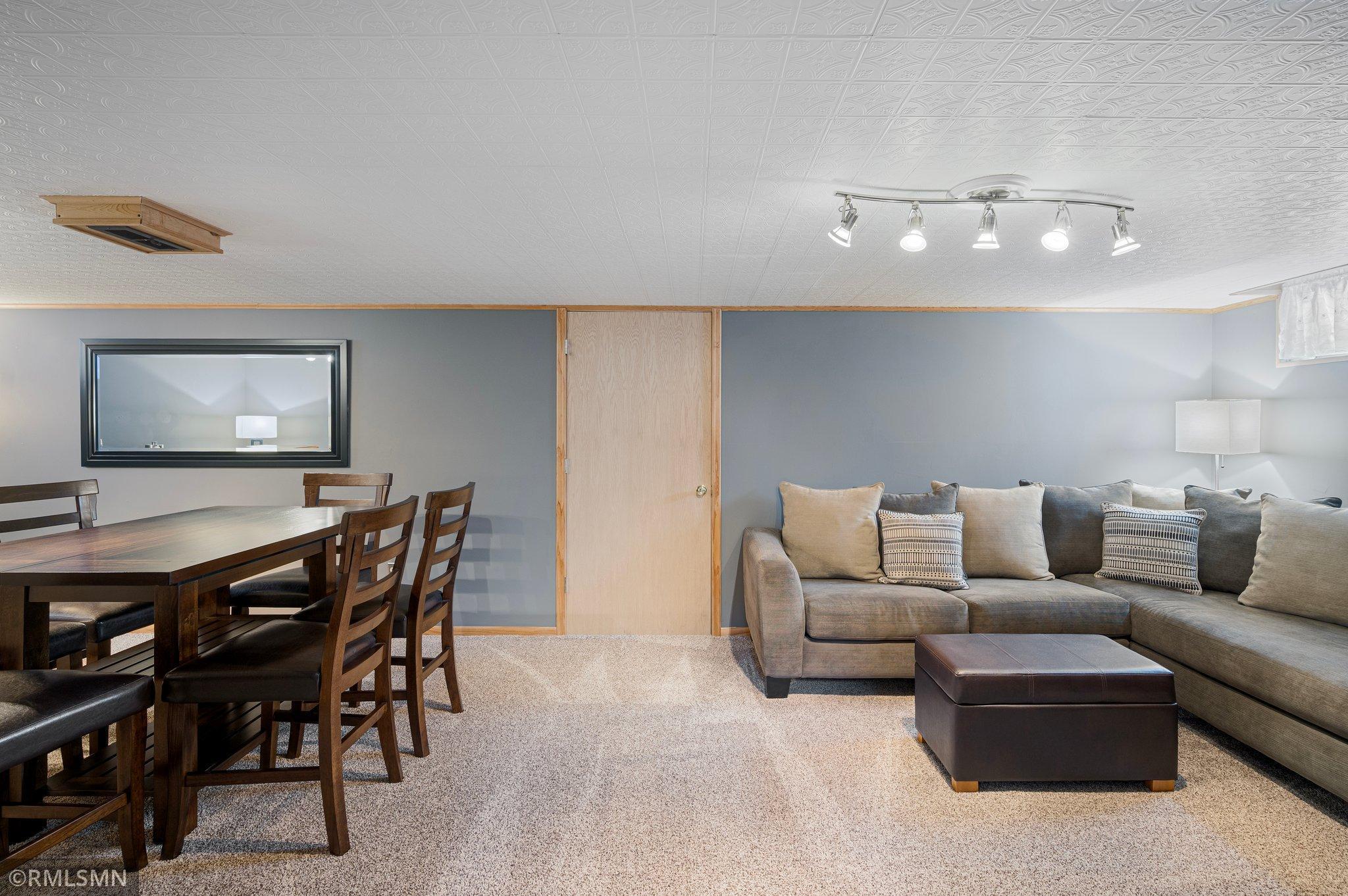 971 Lovell Avenue, Roseville, Minnesota image 15