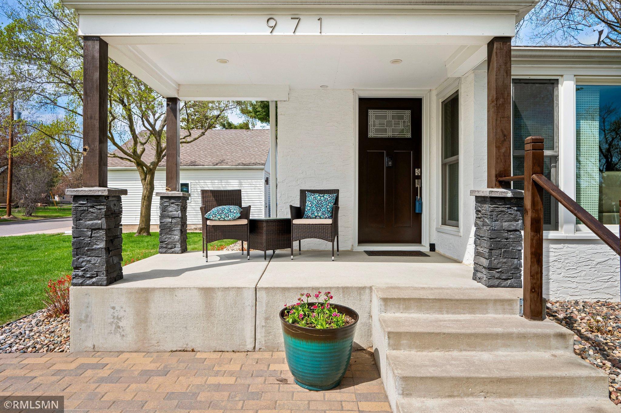 971 Lovell Avenue, Roseville, Minnesota image 4