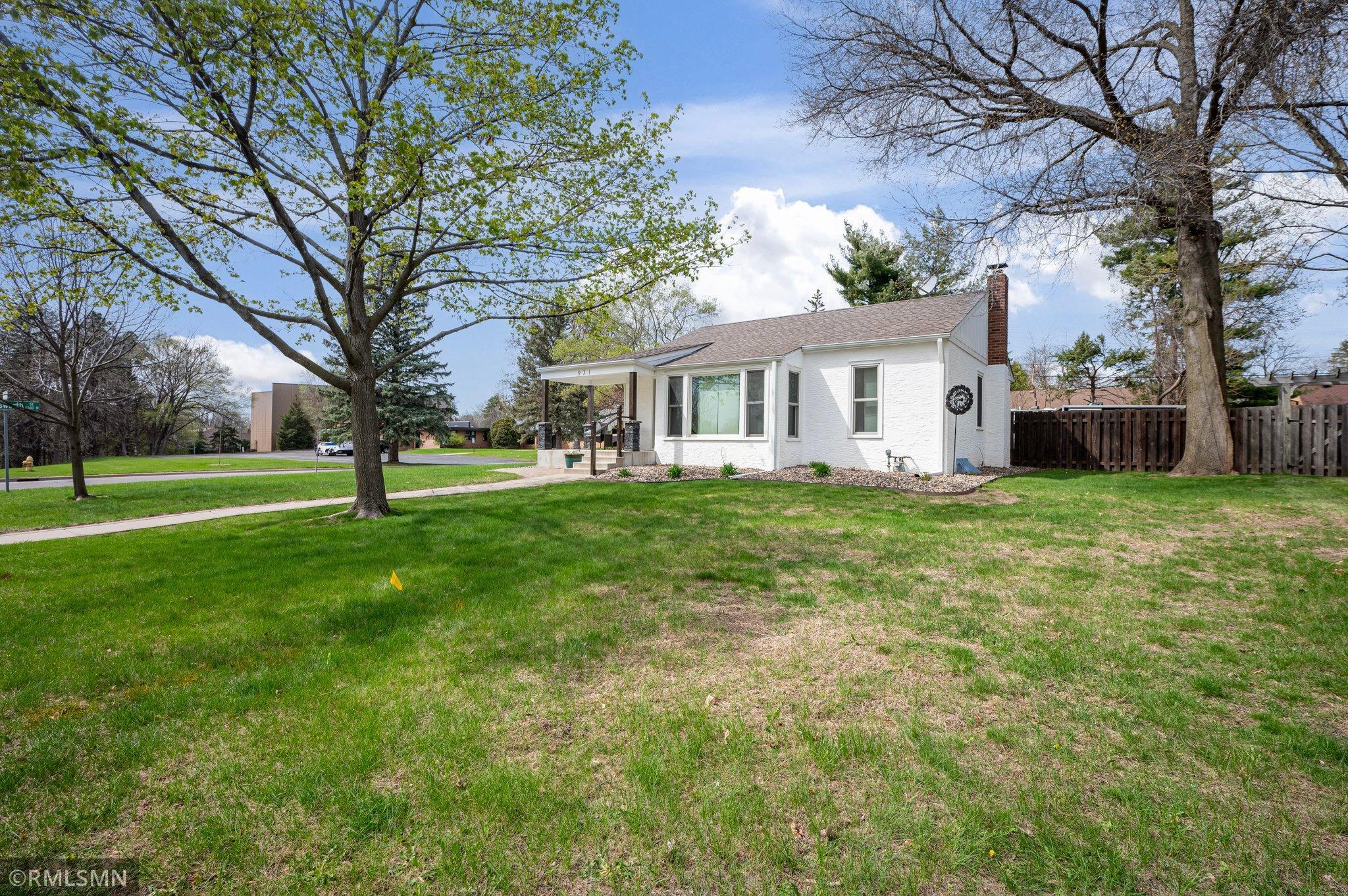 971 Lovell Avenue, Roseville, Minnesota image 22