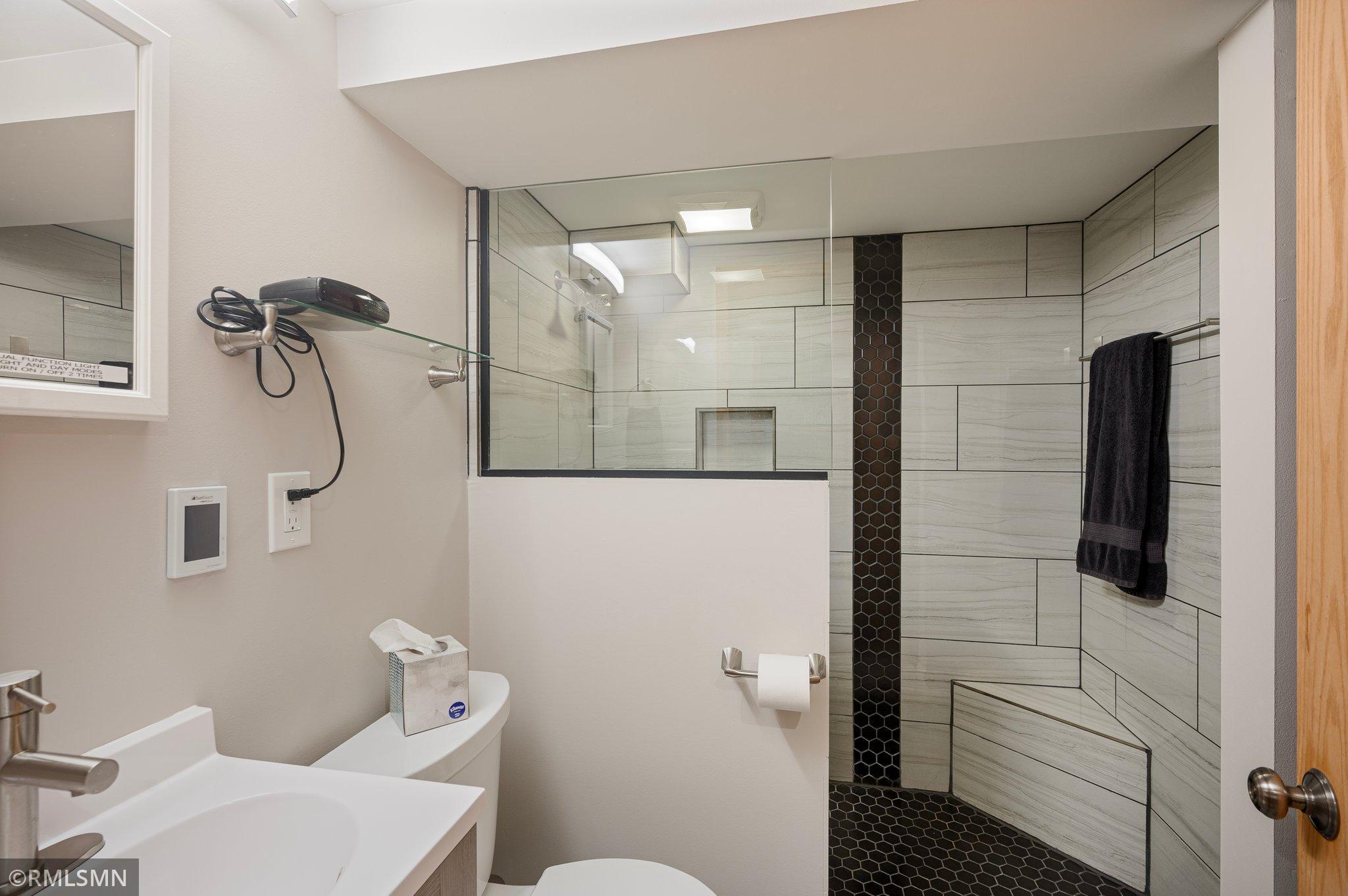 971 Lovell Avenue, Roseville, Minnesota image 19