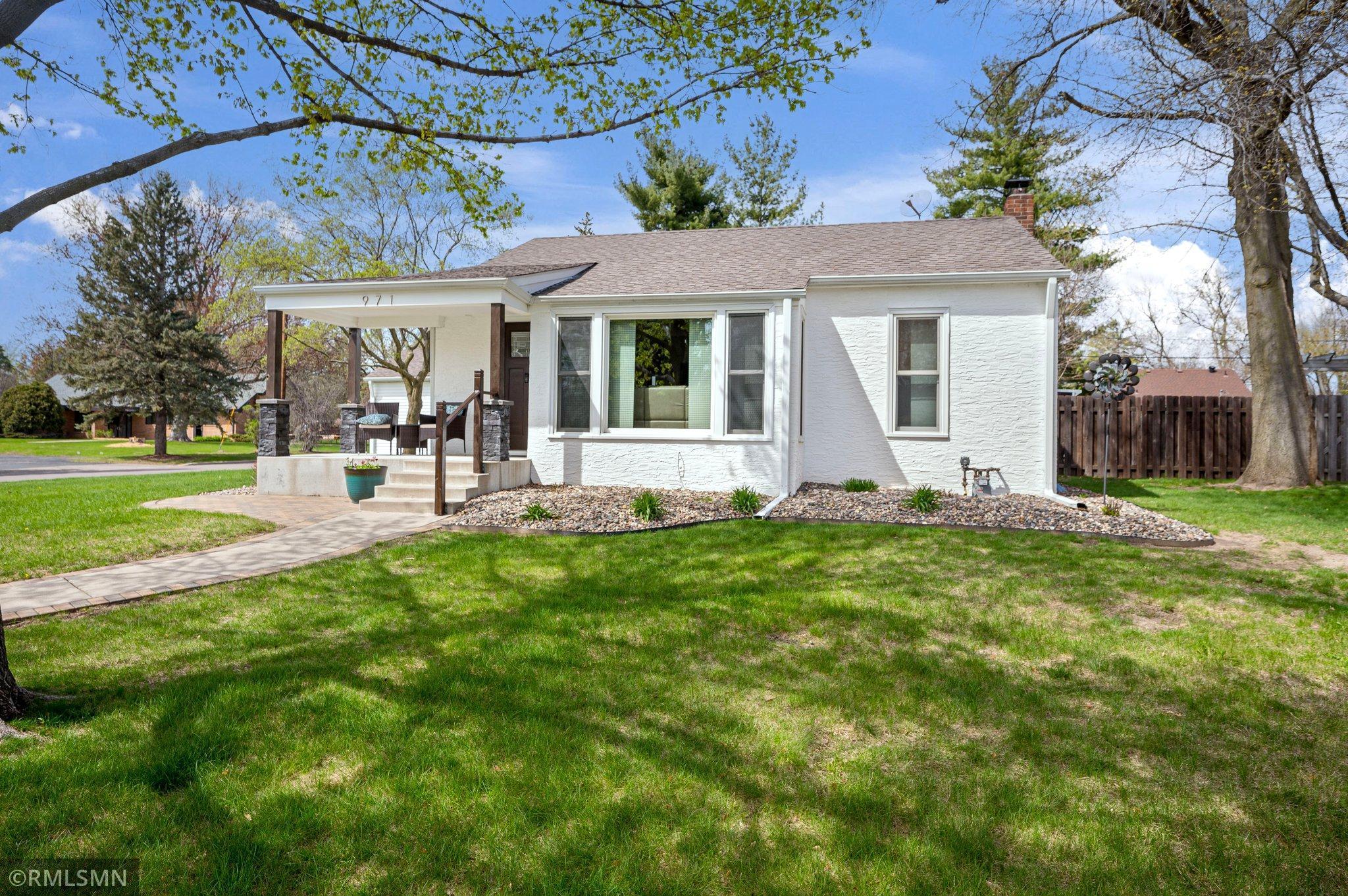 971 Lovell Avenue, Roseville, Minnesota image 1