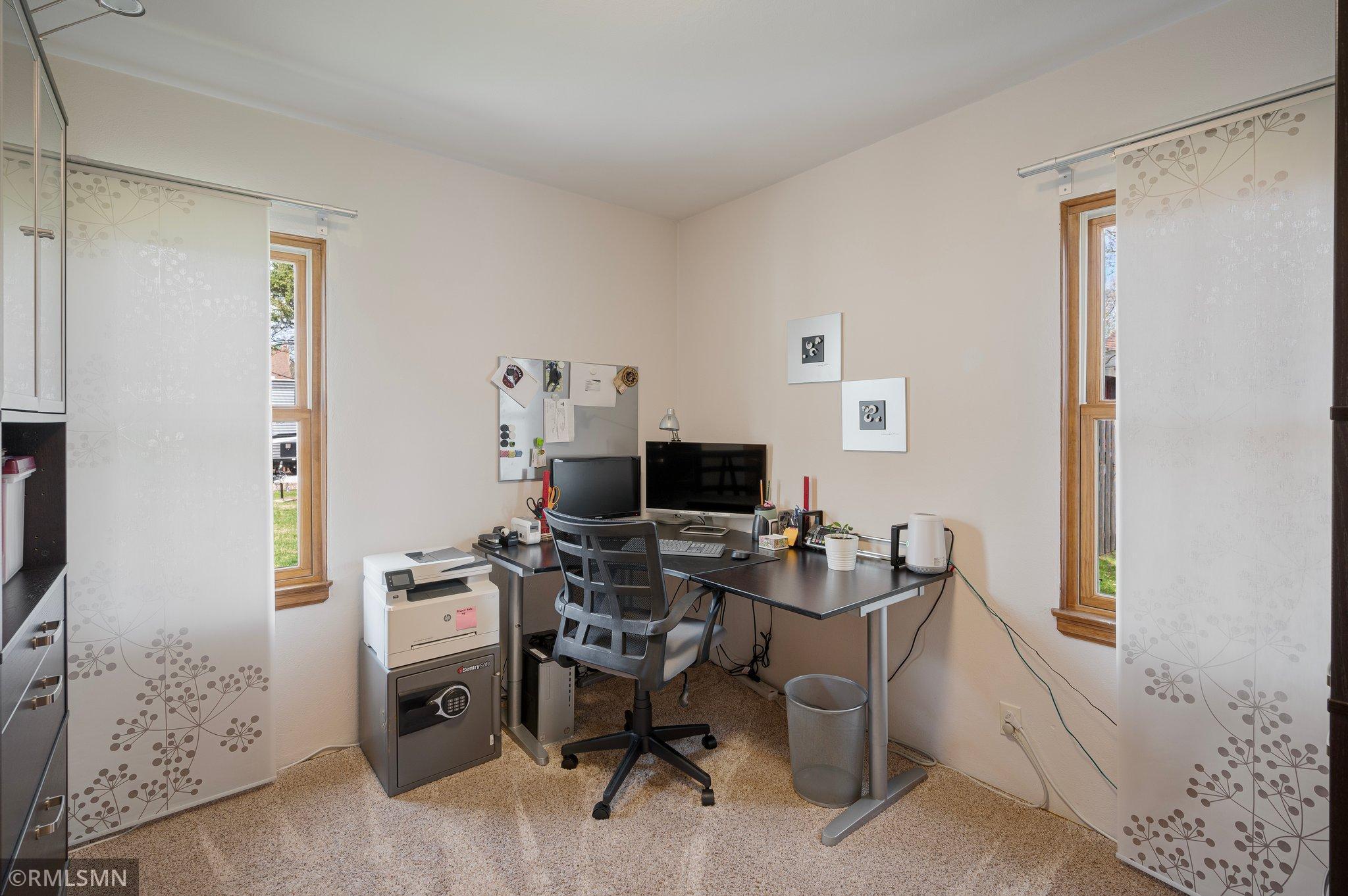 971 Lovell Avenue, Roseville, Minnesota image 13