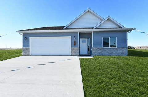 Homes For Sale - 7030 65 Street<br/> Horace, ND 58047