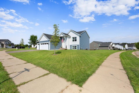 Homes For Sale - 4706 8th Street Loop<br/> Benton County, Saint Cloud, MN 56304
