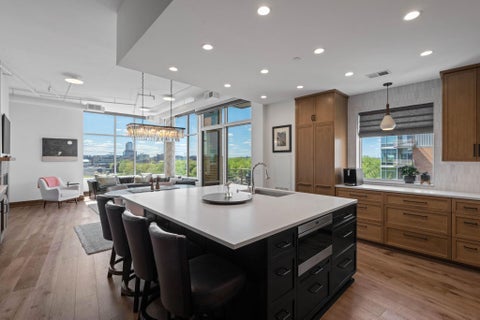 Condo For Sale - 100 2nd Street<br/> Minneapolis, MN 55413