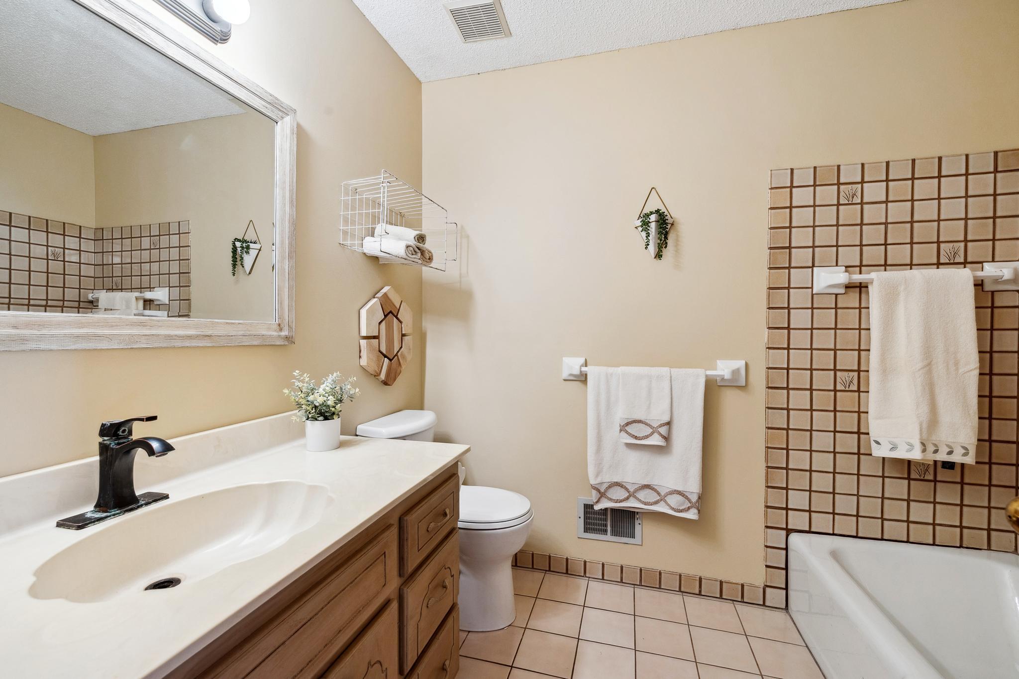 5015 Norwood Lane, Plymouth, Minnesota image 17