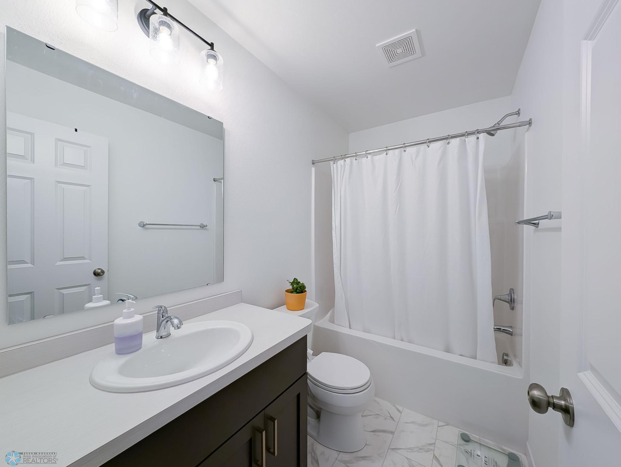1192 Marlys Drive, West Fargo, North Dakota image 44