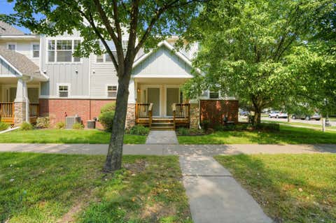 Townhouse For Sale - 1473 Magnolia Avenue<br/> Saint Paul, MN 55106