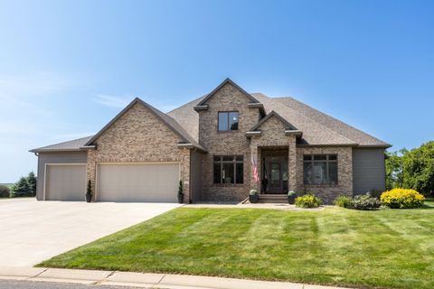 Homes For Sale - 1046 Bush Court<br/> Eyota, MN 55934