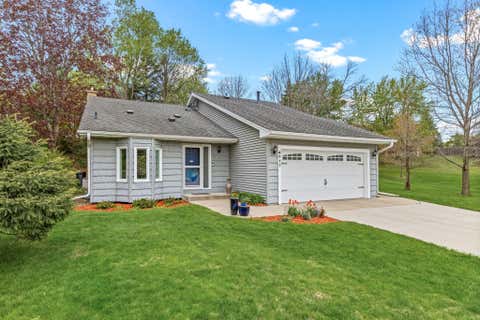 Homes For Sale - 4711 Covington Circle<br/> Eagan, MN 55122