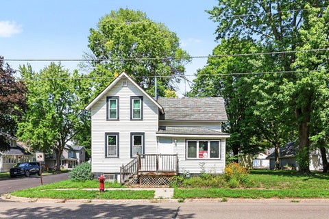 Homes For Sale - 401 Oak Avenue<br/> Montgomery, MN 56069