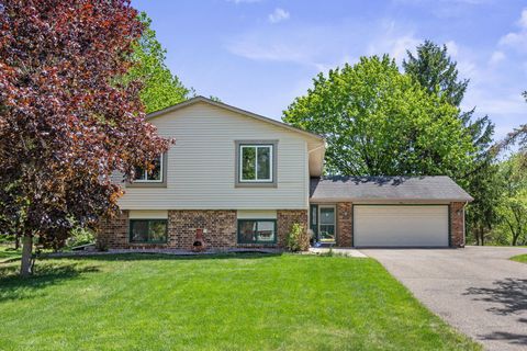 Homes For Sale - 4686 Penkwe Way<br/> Dakota County, Saint Paul, MN 55122
