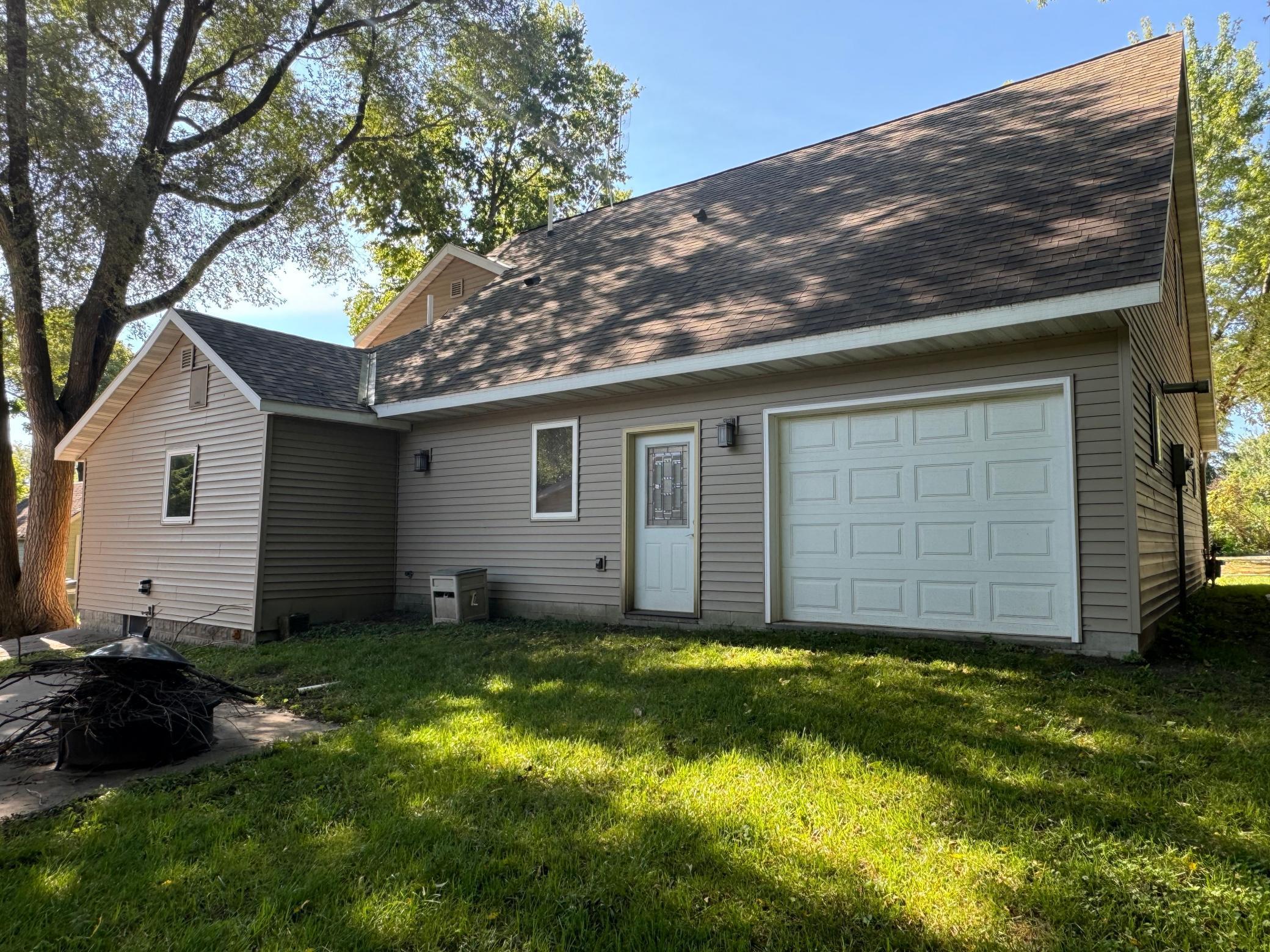417 W Pine Street, Saint Peter, Minnesota image 2