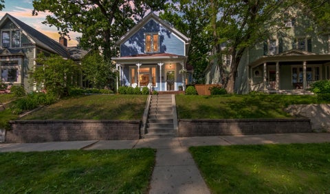 Homes For Sale - 336 Maple Street<br/> Saint Paul, MN 55106
