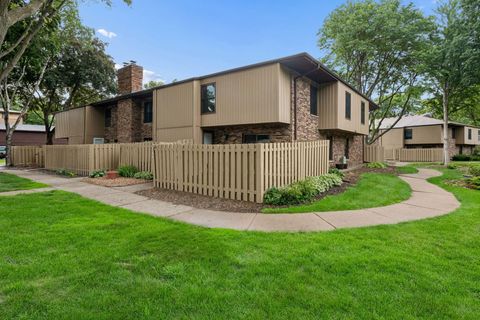 Townhouse For Sale - 2401 Unity Avenue<br/> Minneapolis, MN 55422