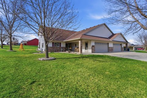 Homes For Sale - 1600 Lower Trentwood Circle<br/> Willmar, MN 56201